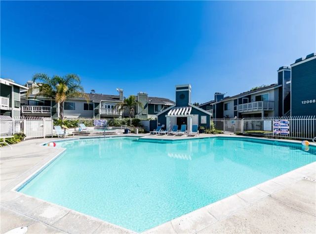 12042 Sylvan River 1, Fountain Valley, CA 92708