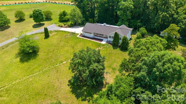 2004 Fountain Lane, Stanley, NC 28164
