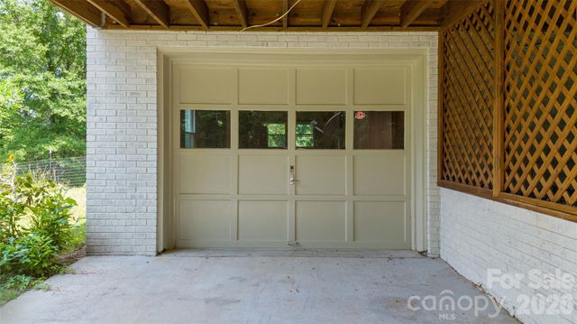 2004 Fountain Lane, Stanley, NC 28164