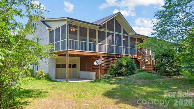 2004 Fountain Lane, Stanley, NC 28164