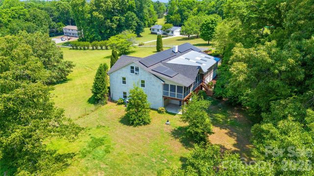 2004 Fountain Lane, Stanley, NC 28164