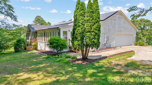 2004 Fountain Lane, Stanley, NC 28164