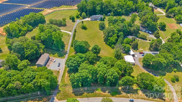 2004 Fountain Lane, Stanley, NC 28164
