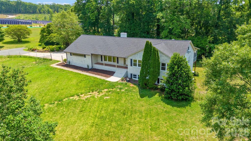 2004 Fountain Lane, Stanley, NC 28164