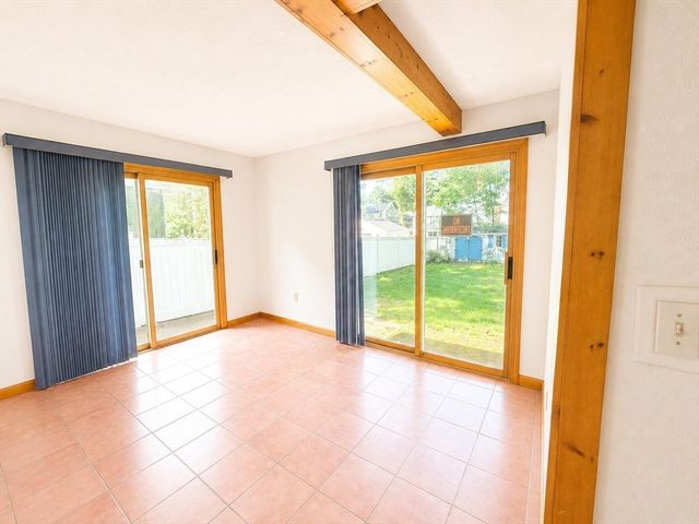 36 Plummer Ave, Lowell, MA 01852