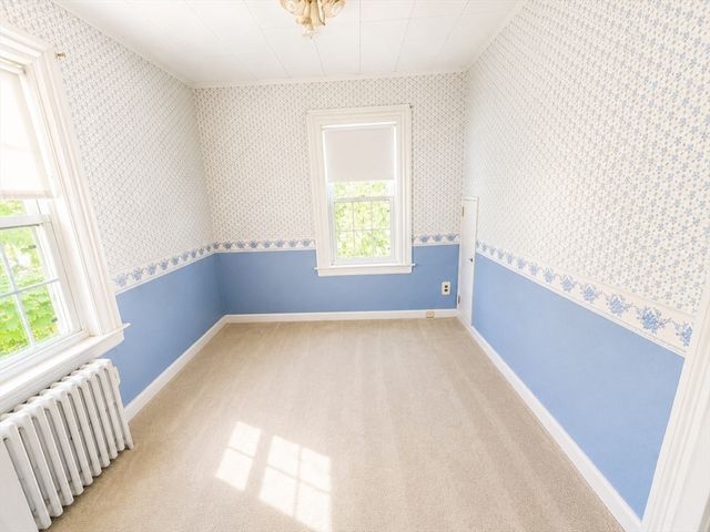 36 Plummer Ave, Lowell, MA 01852