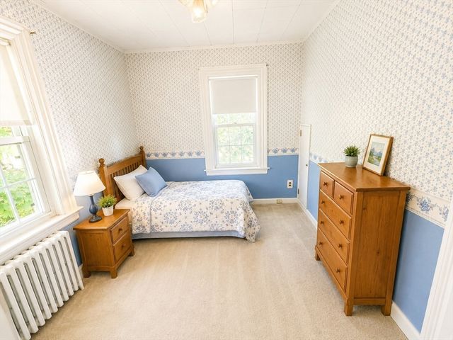 36 Plummer Ave, Lowell, MA 01852