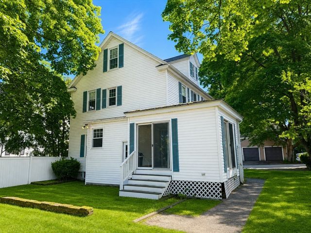 36 Plummer Ave, Lowell, MA 01852