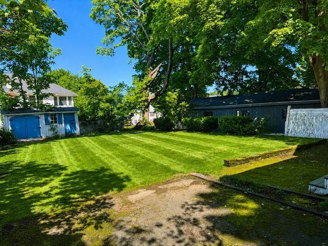 36 Plummer Ave, Lowell, MA 01852