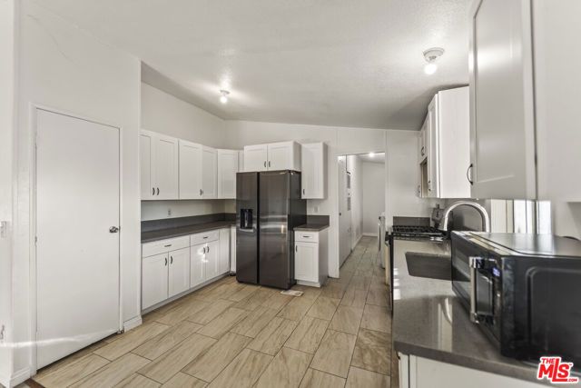 6677 Maricopa Road, Phelan, CA 92371