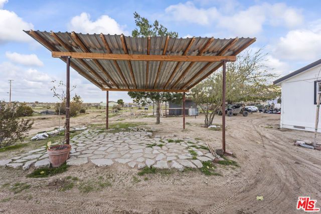 6677 Maricopa Road, Phelan, CA 92371