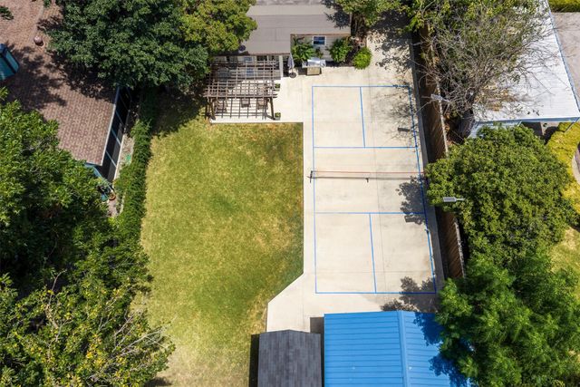 5223 Denton Drive, Dallas, TX 75235