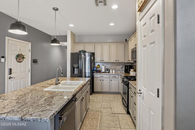 10387 S High Bluff Drive, Vail, AZ 85641