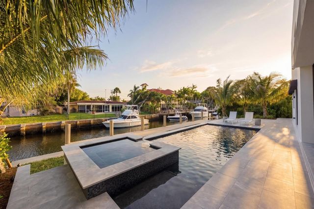 2360 NE 49th Street, Lighthouse Point, FL 33064