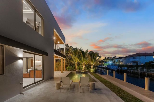 2360 NE 49th Street, Lighthouse Point, FL 33064