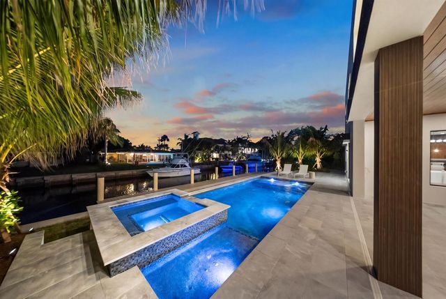 2360 NE 49th Street, Lighthouse Point, FL 33064