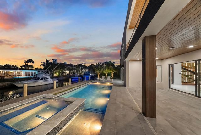 2360 NE 49th Street, Lighthouse Point, FL 33064
