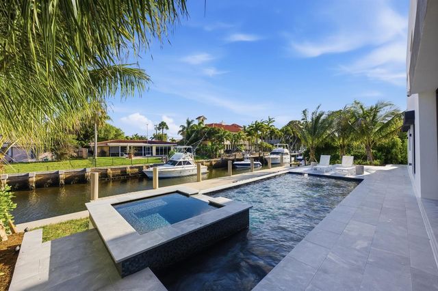 2360 NE 49th Street, Lighthouse Point, FL 33064
