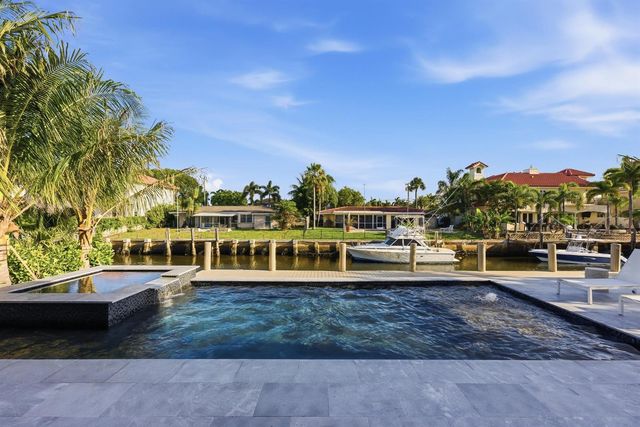 2360 NE 49th Street, Lighthouse Point, FL 33064