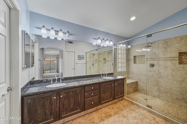 824 W COOLEY Drive, Gilbert, AZ 85233