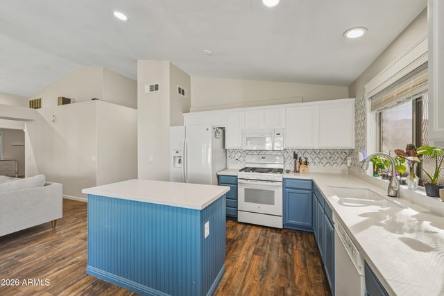 824 W COOLEY Drive, Gilbert, AZ 85233