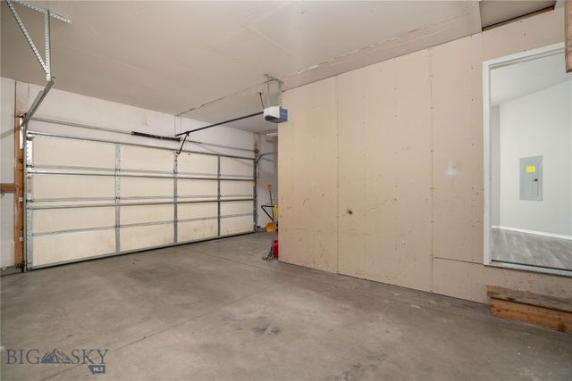 562 N River Rock Drive, Belgrade, MT 59714