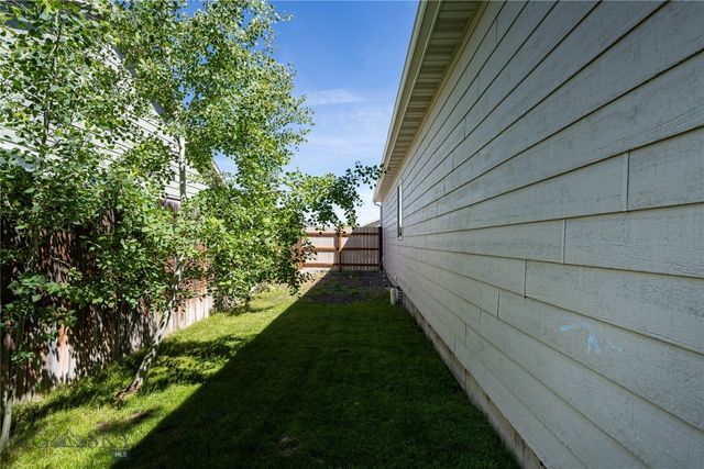 562 N River Rock Drive, Belgrade, MT 59714