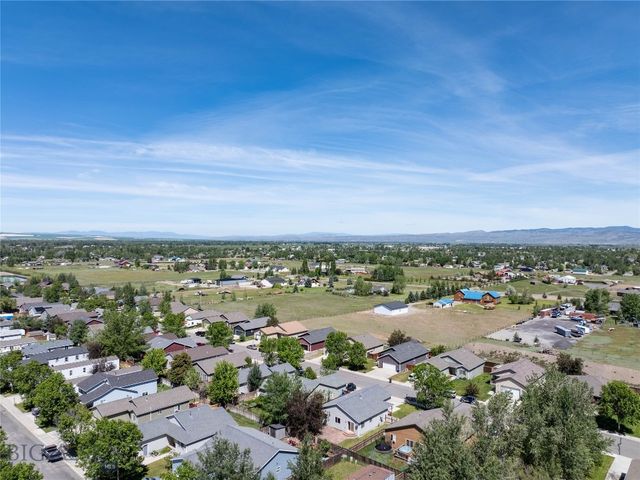 562 N River Rock Drive, Belgrade, MT 59714