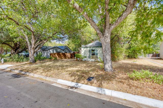 720 Northwood Road, Fort Worth, TX 76107