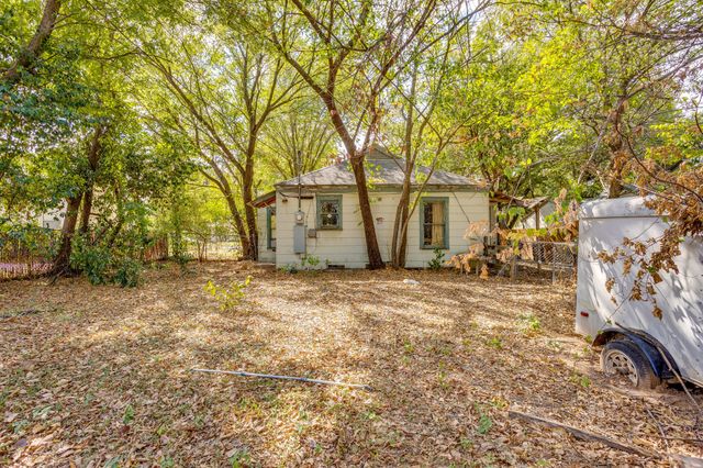 720 Northwood Road, Fort Worth, TX 76107