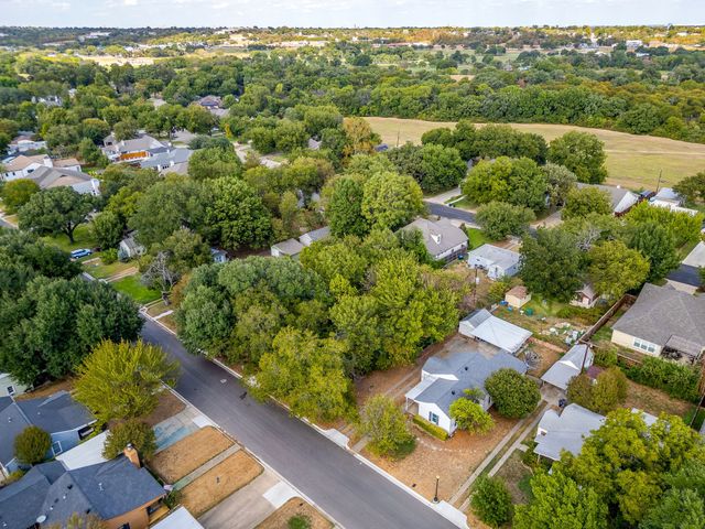720 Northwood Road, Fort Worth, TX 76107