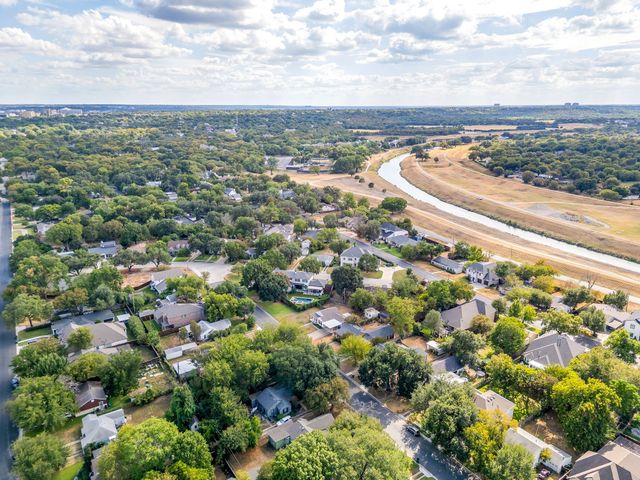 720 Northwood Road, Fort Worth, TX 76107