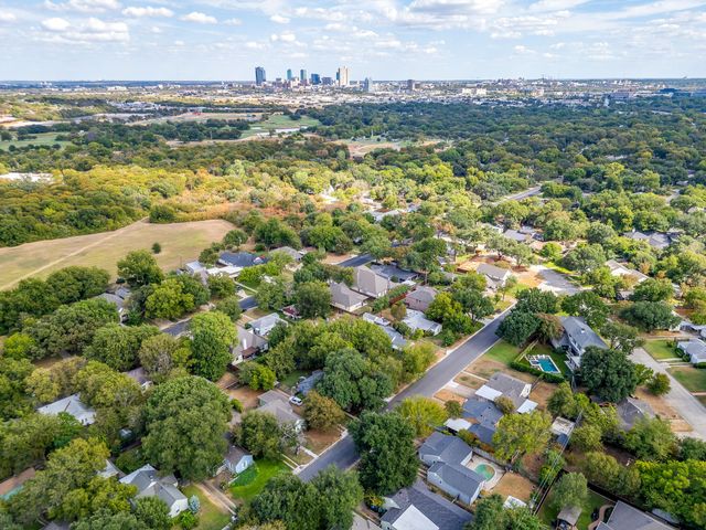 720 Northwood Road, Fort Worth, TX 76107