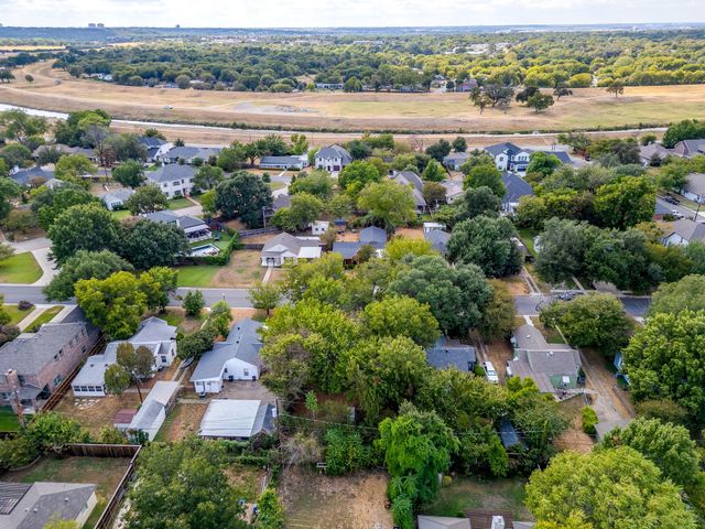 720 Northwood Road, Fort Worth, TX 76107