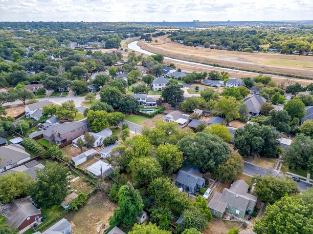 720 Northwood Road, Fort Worth, TX 76107
