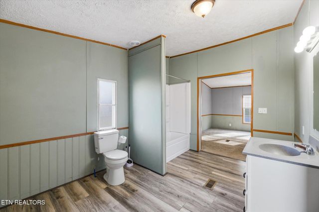 418 County Road 61, Riceville, TN 37370