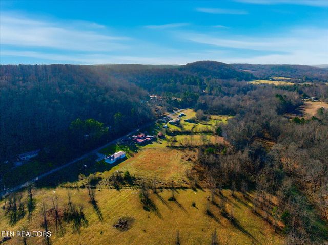 418 County Road 61, Riceville, TN 37370