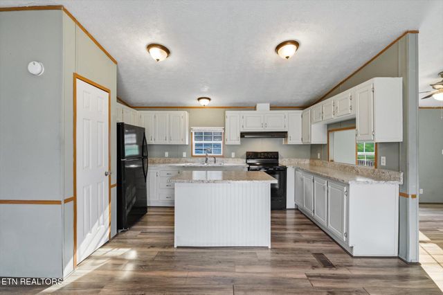 418 County Road 61, Riceville, TN 37370