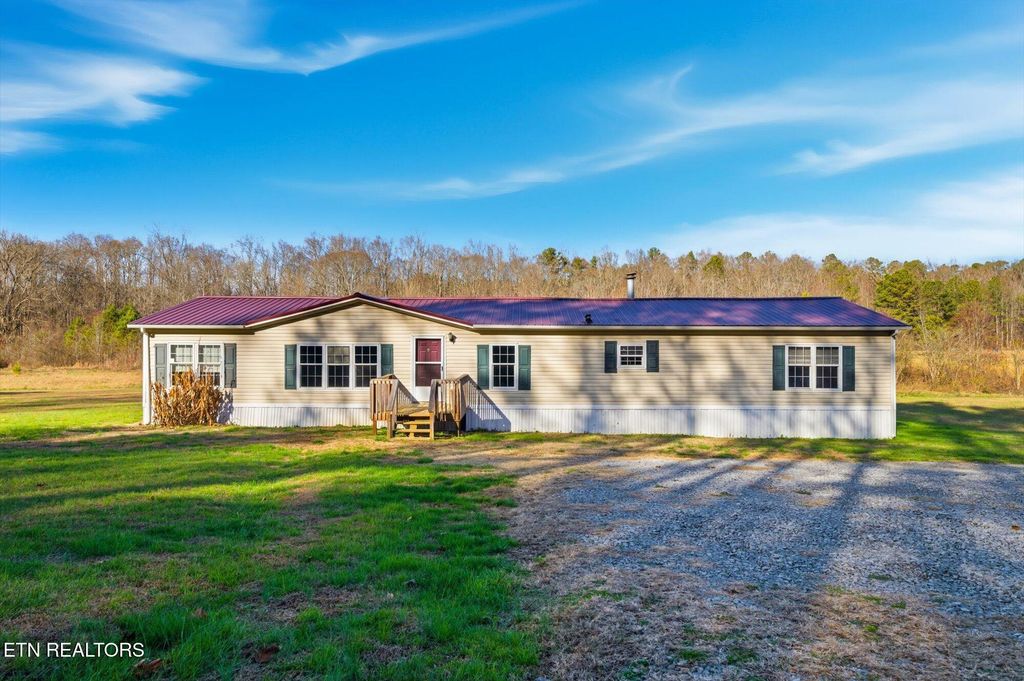 418 County Road 61, Riceville, TN 37370