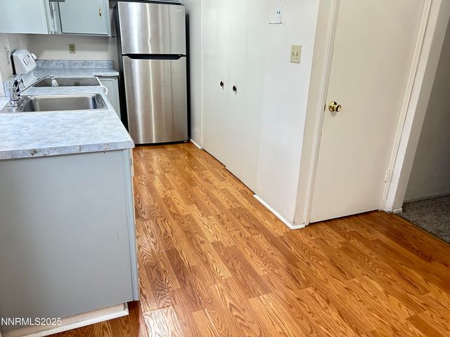 828 Woodglen Drive APT 2, Sparks, NV 89434