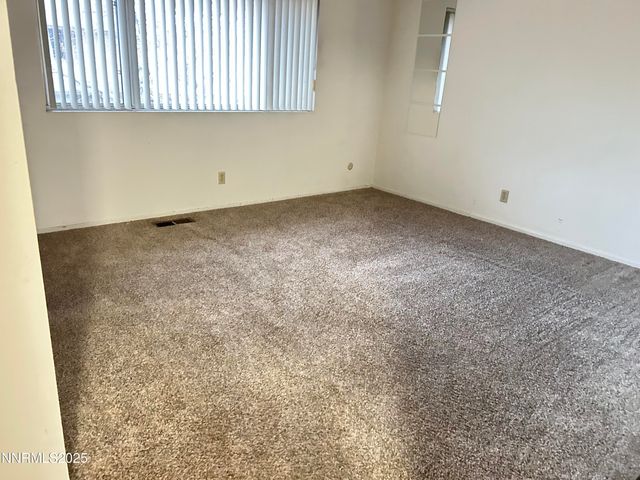 828 Woodglen Drive APT 2, Sparks, NV 89434