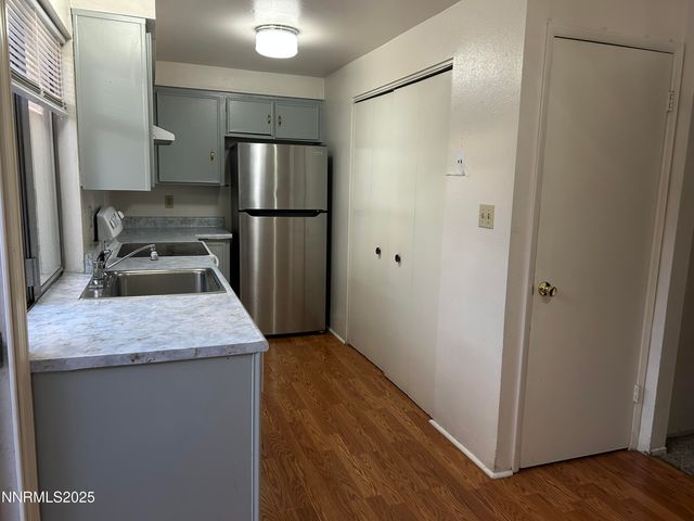 828 Woodglen Drive APT 2, Sparks, NV 89434