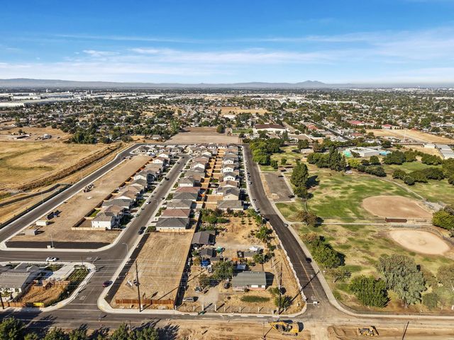 2909 Pock Ln, Stockton, CA 95205