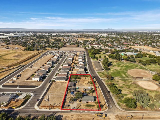 2909 Pock Ln, Stockton, CA 95205