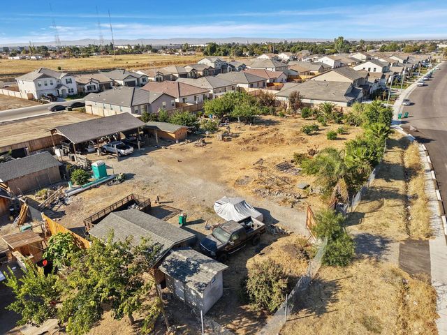 2909 Pock Ln, Stockton, CA 95205