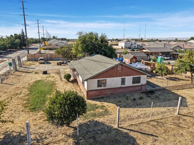 2909 Pock Ln, Stockton, CA 95205