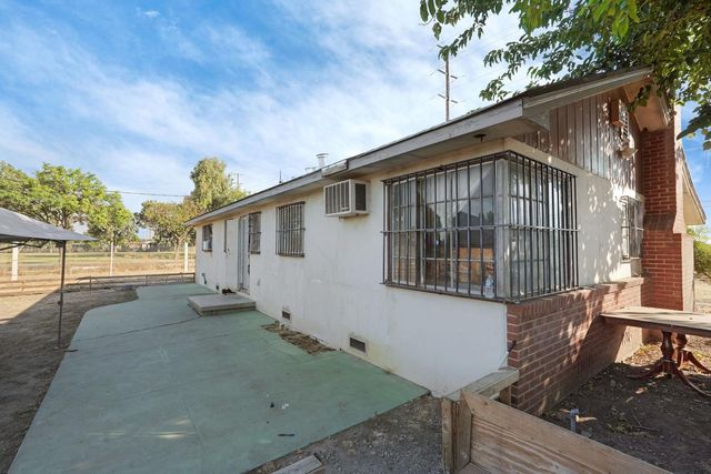 2909 Pock Ln, Stockton, CA 95205