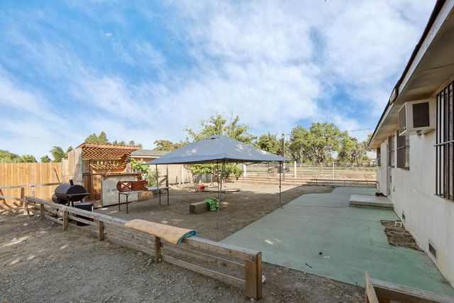 2909 Pock Ln, Stockton, CA 95205