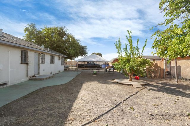 2909 Pock Ln, Stockton, CA 95205