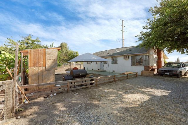 2909 Pock Ln, Stockton, CA 95205